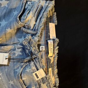 Judy Blue Women's Starry Blue Cropped Jeans